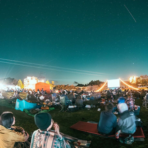 オールナイトで楽しむ野外映画フェス♡夜空と交差する森の映画祭2019が9月に静岡・沼津のINN THE PARKで開催