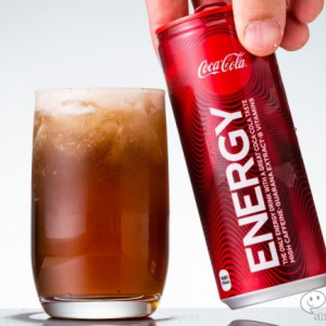 ブランド初のエナドリが日本上陸！ 真っ赤っかな『コカ・コーラ エナジー』を飲んだ