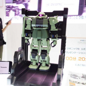 プログラミングで動かせるザクが完成するSTEM教育ロボットキット『ZEONIC TECHNICS』：東京おもちゃショー2019