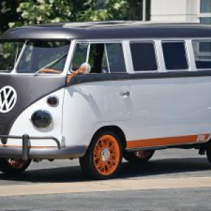 VWが「ワーゲンバス」を復活！？ 顔認証など最先端テックを搭載したコンセプト「Type 20」発表