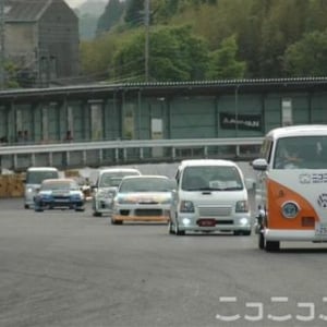 ニコニコカーが痛車のサーキット走行イベントに出動　「第4回 茂原de痛車！」レポート