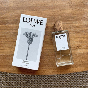 いまだ愛用者増加中。おしゃれなパッケージの「LOEWE」の香水が愛される秘密が知りたい