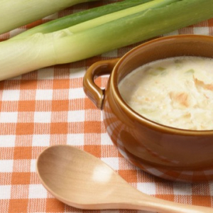 ［ネギの大量消費レシピ］スープ＆サラダの簡単料理3選