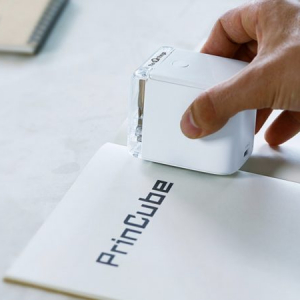 手のひらサイズのプリンター「PrinCube」は金属にも皮にもカラー印刷できる！