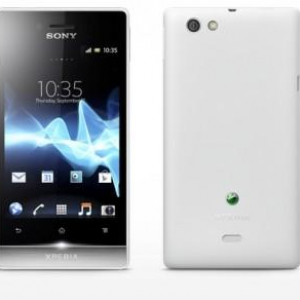 Xperia miro(ST23i/ST23a)のスペック