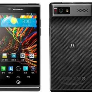 Motorola、中国電信向け「RAZR V XT889」を発表、Android 4.0.4を搭載