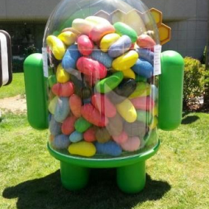 Google本社にでっかいJelly Bean模型が到着、Androidの新バージョンがまもなく正式発表（更新：動画を追加）