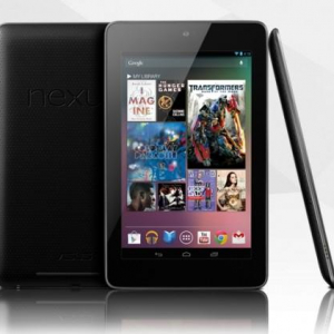 Nexus 7タブレットは英国では電器店や携帯ショップでも販売