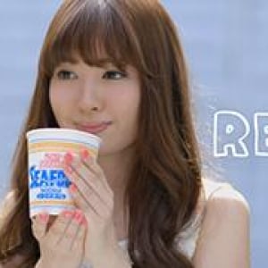 こじはるのモデル撮影の現場が初公開！　日清「カップヌードル」×『sweet』