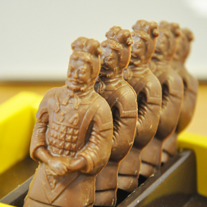 本物の兵馬俑に会える特別展「始皇帝と大兵馬俑」で、兵馬俑チョコをゲットしよう！