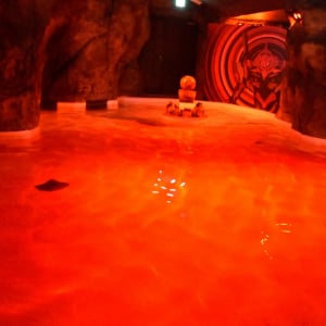 真っ赤な「セカンドインパクトの湯」に行ってきた！「箱根小涌園ユネッサン」×「エヴァンゲリオン」は館内もエヴァ化
