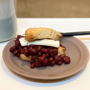 こぼれ落ちるあんこが魅力…「ANC COFFEE STAND」のあんバタースコーンは食べずにはいられない！