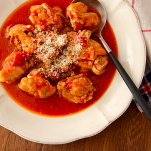 レンジで間違いないレシピ「鶏の出汁トマト煮」が話題に「麺つゆの出汁が効いてご飯にも合うトマト煮」