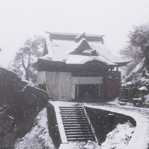 冬の山寺を徹底案内。芭蕉ゆかりの古刹で絶景を楽しむ男ひとり旅