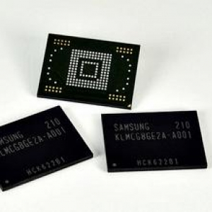 Samsung、より高速な64GBの組込み式NAND型フラッシュメモリの量産を開始