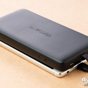 約3cmの極短ケーブル内臓！ スマートフォンサイズの『RAVPower USB Type-C ケーブル内蔵モバイルバッテリー』を使ってみた