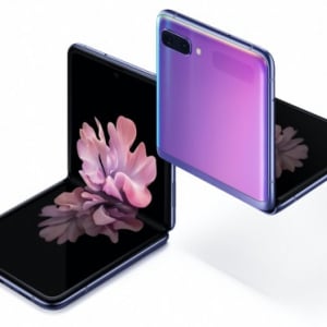 Samsung、画面自体折りたたみ式の新スマホ「Galaxy Z Flip」を発表