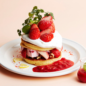 旬の苺をたっぷり使ったスイーツが登場♡J.S. PANCAKE CAFEの全店でストロベリーフェアがはじまります！