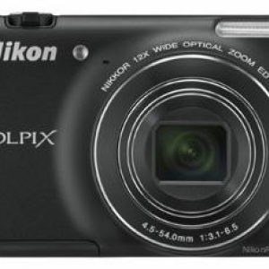 NikonのAndroid搭載デジカメ「Coolpix S800c」のプレス画像が流出、光学12倍ズーム対応