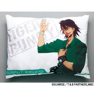 虎徹とバーナビーが話しかけてくれる!?「TIGER & BUNNY」の“サウンドクッション”