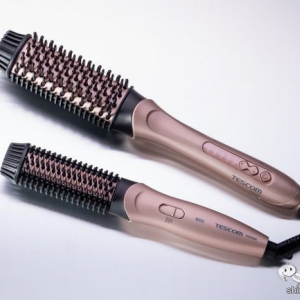 ヘアーアイロンとブラシが一体化！ テスコムの『ホットブラシアイロンTHP300／THP400』は、誰でも簡単にスタイリングができる！