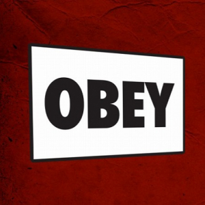 映画『ゼイリブ』のサブリミナル看板「OBEY（服従せよ）」がお部屋に飾れるメタルサインになりました
