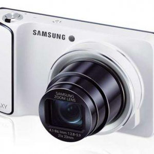 英Cloveが「Galaxy Camera」の予約受付を開始、10月下旬発売予定、価格は£332（約42,000円）