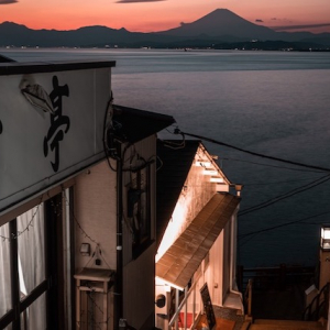 夕焼けに浮かび上がった富士山に癒される･･江ノ島のとある場所から撮影した写真が素敵