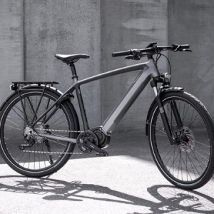 老舗オートバイメーカーTriumphが初の電動自転車「Trekker GT」発表、航続距離は最長150キロ！