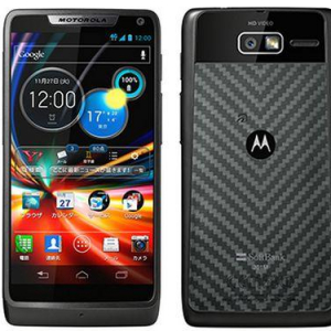 ソフトバンクが同社初のMotorola製スマートフォン『RAZR M 201M』を発表