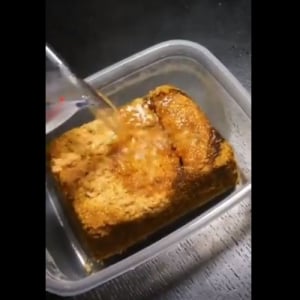 アマノフーズのチキンカツカレーは脳がバグる感覚で面白い！お湯をかけると･･･