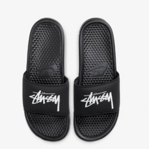 【最新スニーカートピック】NIKE × STUSSY コラボに夏の定番アイテムが登場！