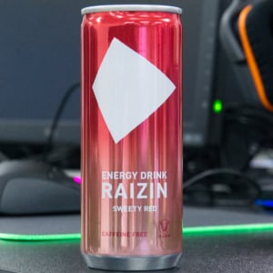 「えっ！！カフェインなしでエナドリを？！」なエナジードリンク「RAIZIN」の新フレーバー「RAIZIN SWEETY RED」を飲んだ！