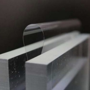 日本電気硝子が世界最薄の化学強化ガラスを開発、0.025ミリでフォーダブル用