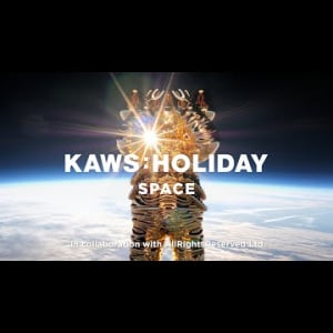 『KAWS:HOLIDAY SPACE』COMPANIONが宇宙の旅へ。誕生20周年を祝福