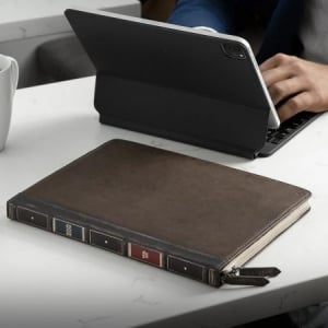 iPadがビンテージ本に!? Appleキーボードも収納できるカバー「BookBook」がTwelve Southから登場