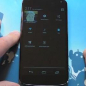 Android 4.2に追加された”Quick Settings”パネルの機能紹介動画