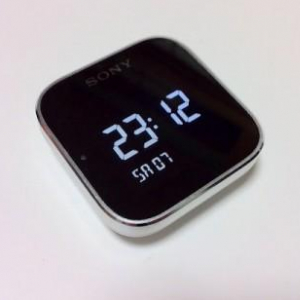 Sony Mobile、Xperia AX SO-01Eの購入者を対象にSmart Watch MN2を特別価格で販売するキャンペーンを開始