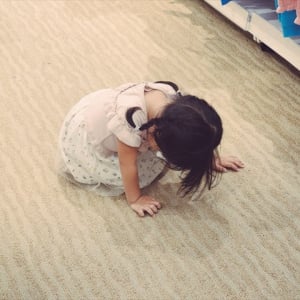 とある事を言われて落ち込む2歳の娘･･･この世の終わりみたいな絶望感の表現が可愛い(笑)