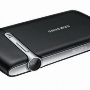 Samsung、Galaxyスマートフォン・タブレット対応のモバイルプロジェクター「Mobile Beam Projector（EAD-R10）」を韓国で発売