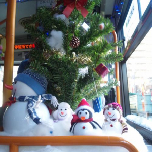 つぶやかずにはいられない！ 横浜市営バスが尋常じゃないクリスマス仕様★
