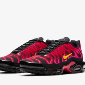 【最新スニーカートピック】Supreme × AIR MAX PLUS コラボが登場！