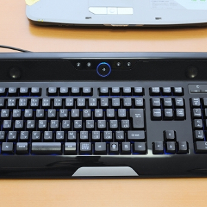 青く光るスピーカー搭載USBキーボード『400-SKB005』製品レビュー