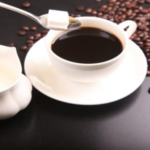 【缶コーヒーの豆知識】「無糖・微糖」には定義があった！甘さひかえめとはなにか、コーヒーとコーヒー飲料の違いも解説