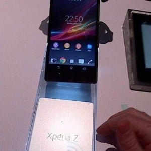 CES 2013会場でXperia Zが見つかる