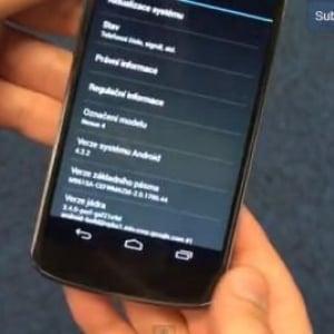 「Android 4.2.2」を搭載したNexus 4の動作映像