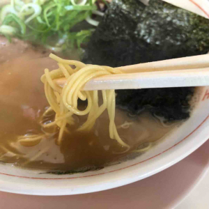 上尾にオープンした巨大イオンのすぐそばに佇む老舗とんこつラーメン“メロディー”！