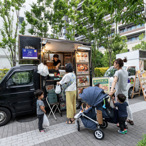 キッチンカー×マンションがコロナ禍の“うちごはん”の救世主に！ 続々と増加中