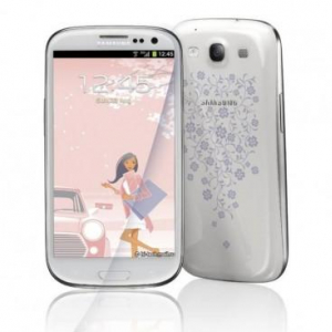 Samsung、花をモチーフにしたデザインのGalaxy S IIIなどLa Fleur コレクション2013年版を2月1日にロシアで発売