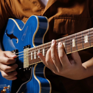 「久々に夢中になってギターを練習しています」 “ネオ・ソウル・ギター”が注目されている理由